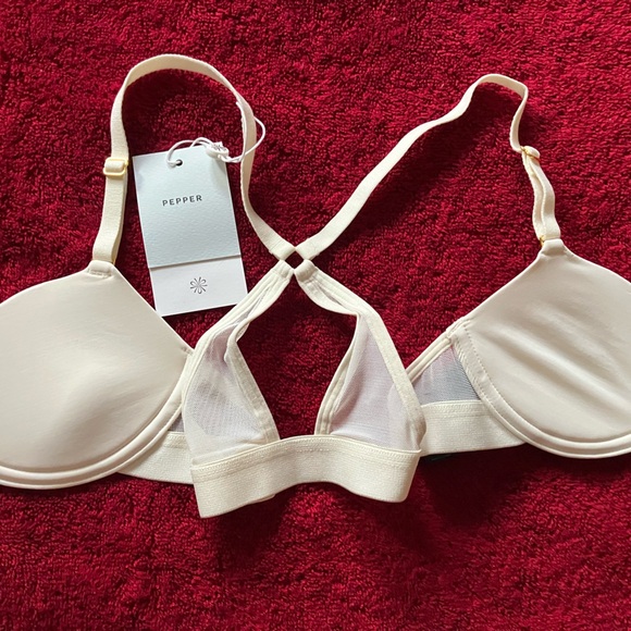 Pepper-brand Luxurious Cream Racerback Bra with Gold Accents - Picture 3 of 4